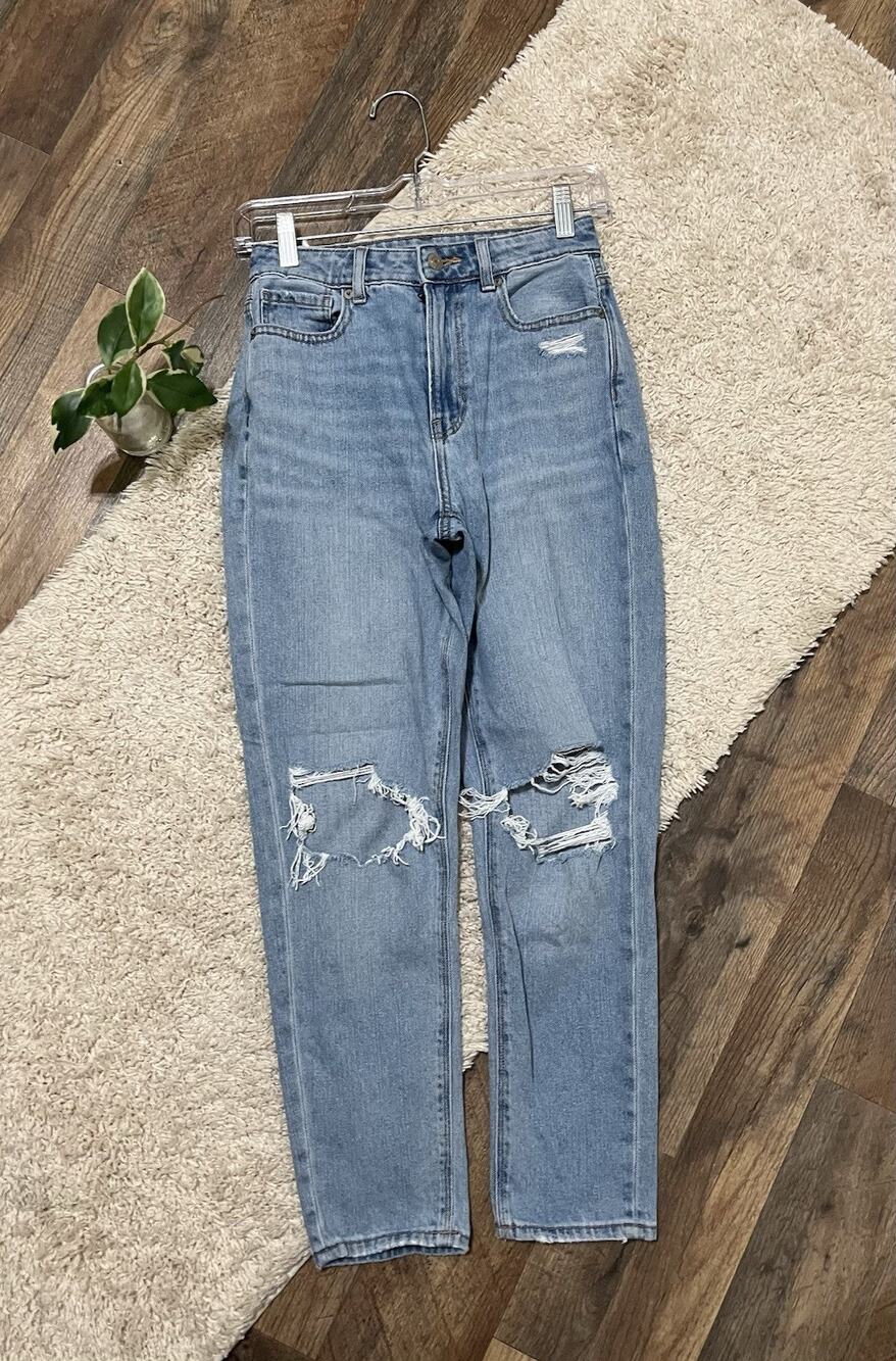 American Eagle Size 0 Short Medium Wash Distressed High-Rise Mom Jeans